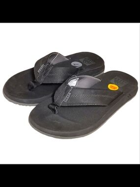 NWT Reef Element TQT Flip Flops Sz 7